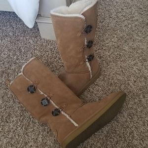 American Eagle boots size 8